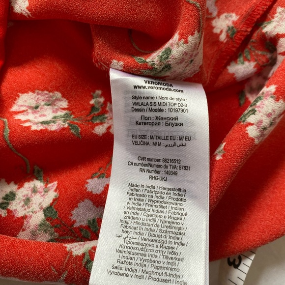 Cero Moda Red Floral Top Size Medium - Picture 6 of 7